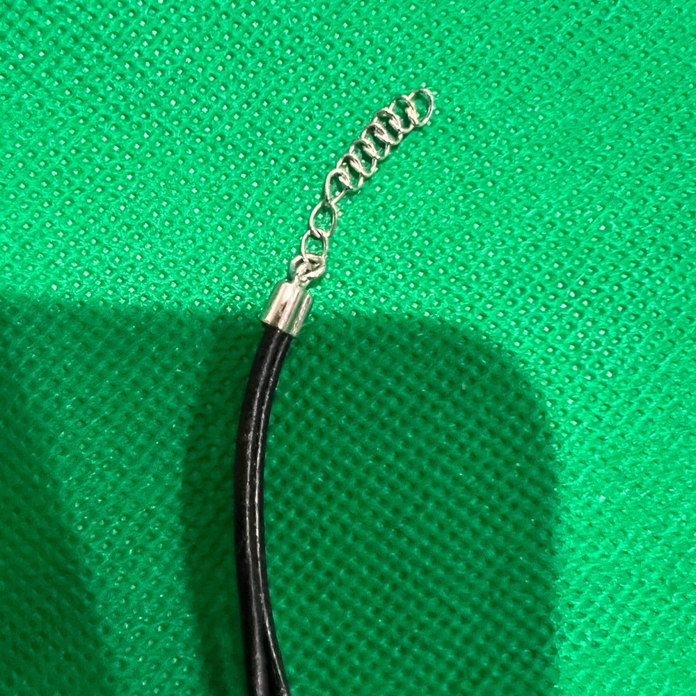 New listing- leather and bling bracelet - Picture 7 of 9